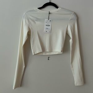 Long sleeve crop top